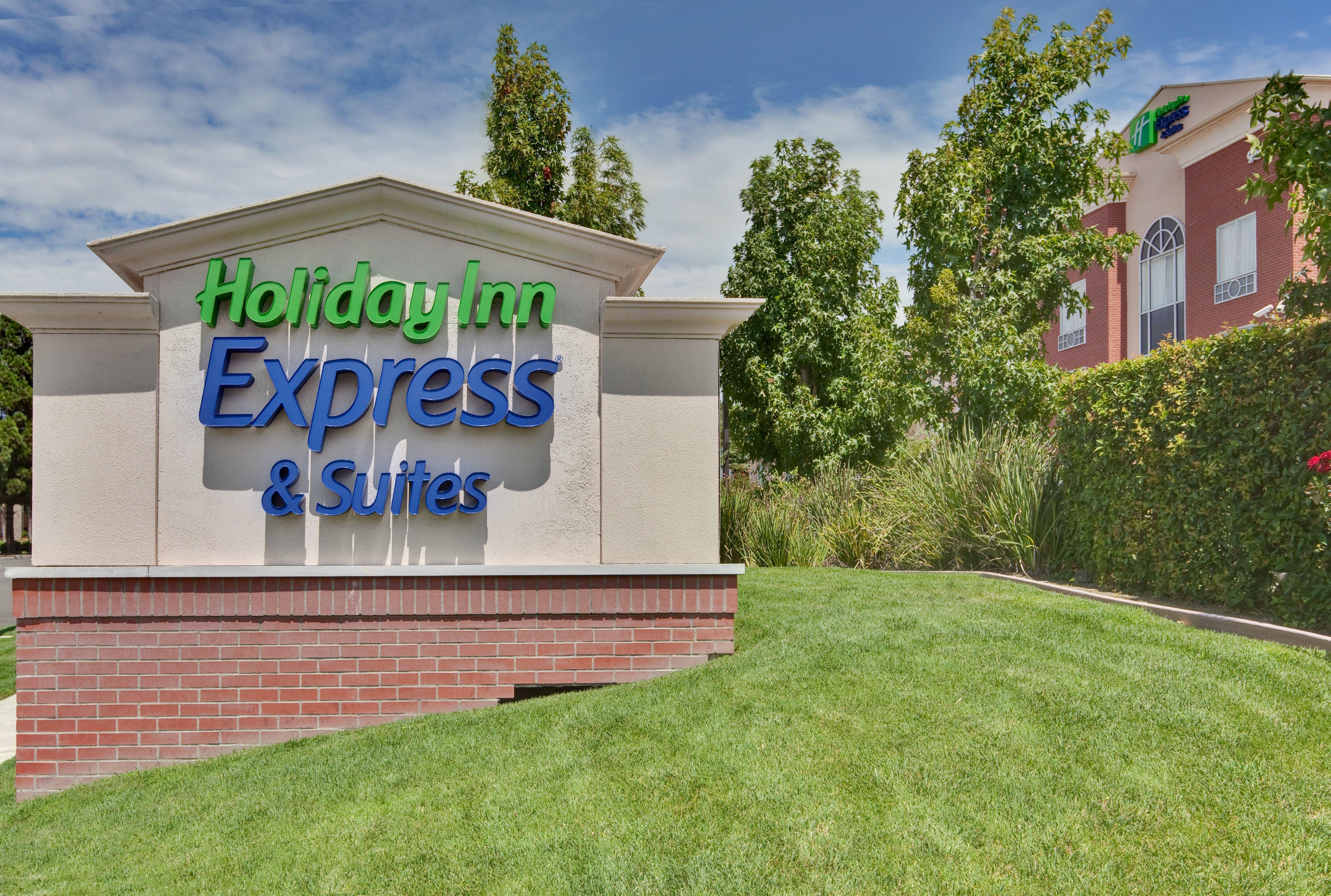 Holiday Inn Express Hotel & Suites Ontario Airport-Mills Mall, An Ihg Hotel Rancho Cucamonga Bagian luar foto
